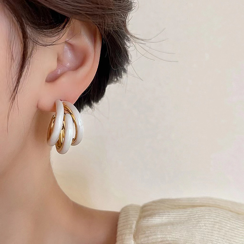 1 Pair Quantity 1 Pair Lady C Shape Enamel Plating Alloy Ear Studs