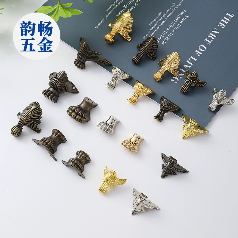 Маленькая серебряная имитация золотой ножной сплав угловой защиты мебели нижняя ножка декоративная подошва деревянная коробка с четырьмя ногами опорная ножка