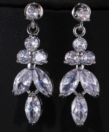 Moda europea y americana simple temperamento largo caballo ojo gota de agua ZIRCON platino collar pendientes joyería traje nupcial Accesorios