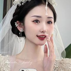 超仙の新型ファッションの超フラッシュは耳の骨を入れて蝶の花を挟みます。