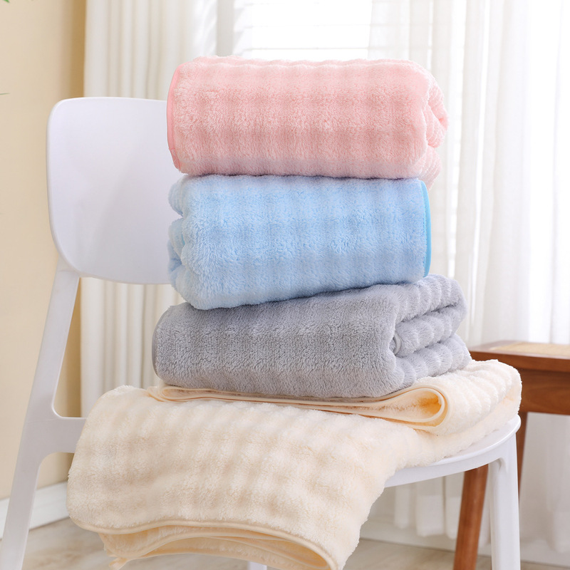 New Enlarged and Thickened Coral Velvet Bath Towel, Bubble Velvet Couple, Water-Absorbent, Quick-Drying, Soft Adult Wrap, Not Easy to Shed Hair