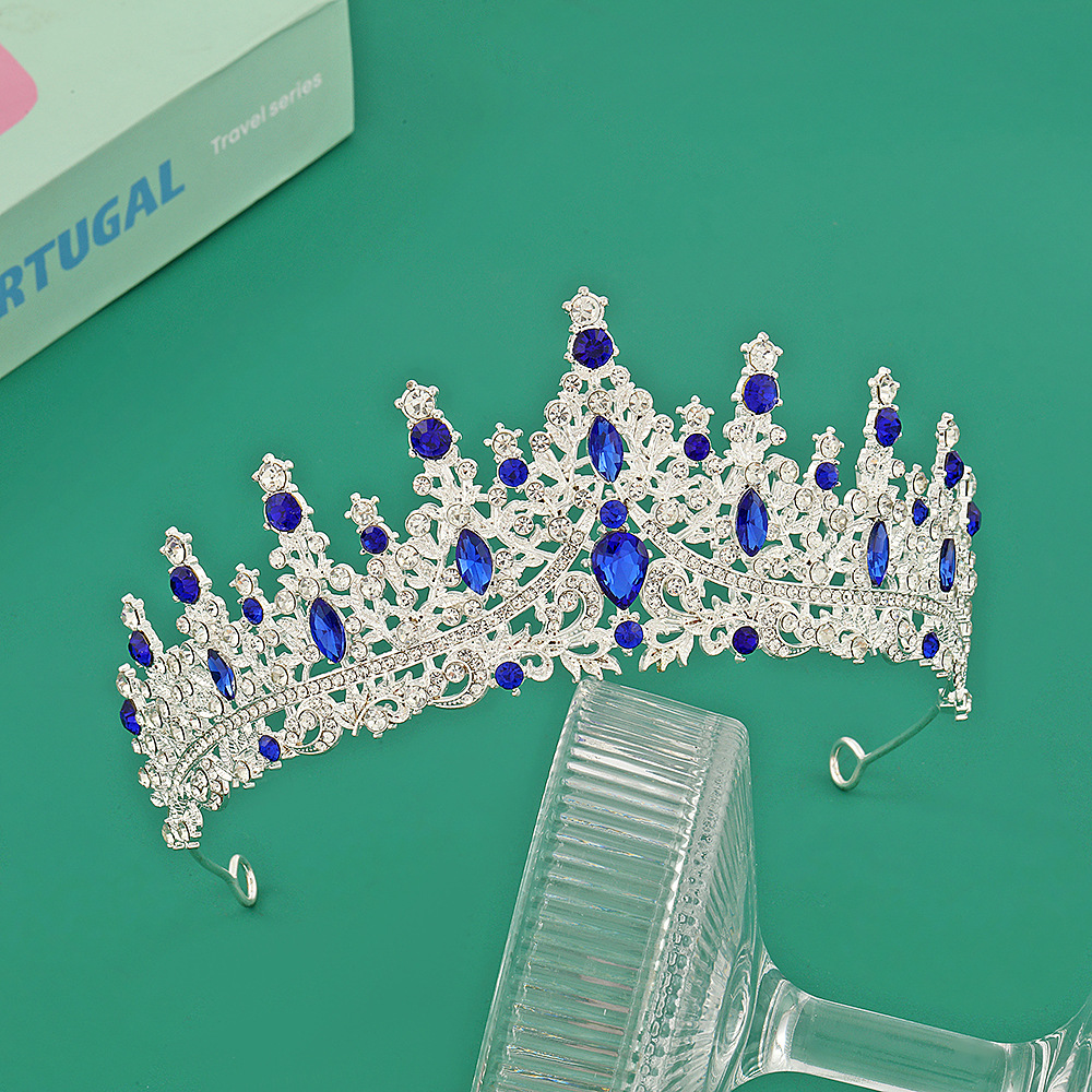 Corona de plata + diamante azul