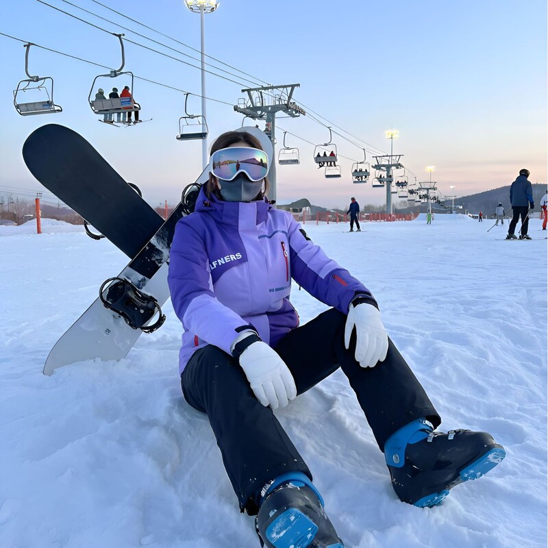 Cross-border women's ski jacket, outdoor sports cotton jacket, breathable, waterproof, with seam sealing technology