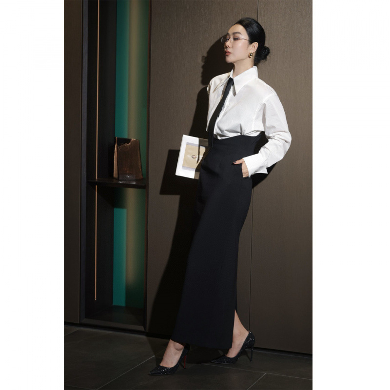 2025 Autum Design Fashionable Women's Classic Black and White Color Matching Polo Collar High Waist Dress Long Skirt with Tie 2025 Autum Design Fashionable Women's Classic Black and White Color Matching Polo Collar High Waist Dress Long Skirt with Tie