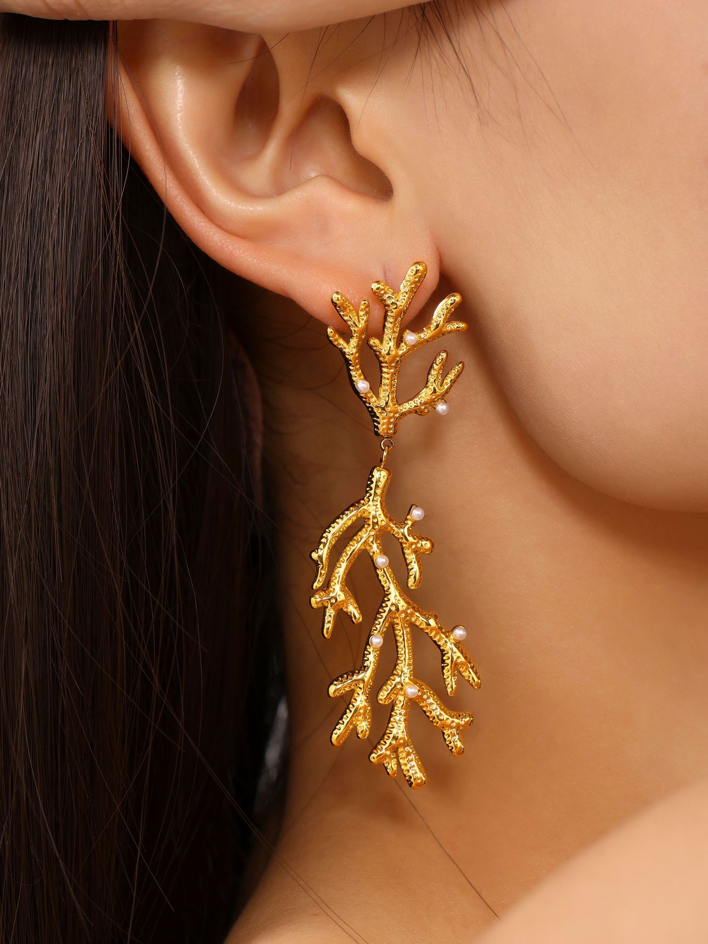 Coral Shaped Dangle Earrings With Pearl Texture For Women_voghion.com