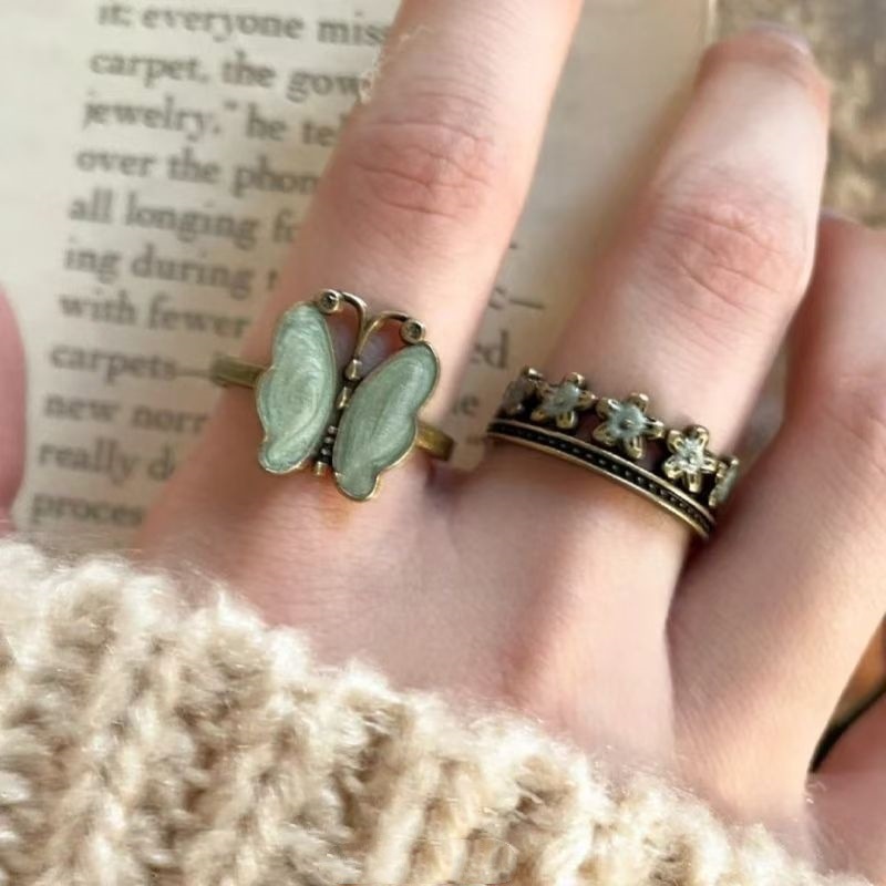 Anello aperto a farfalla vintage per donna, design floreale_voghion.com