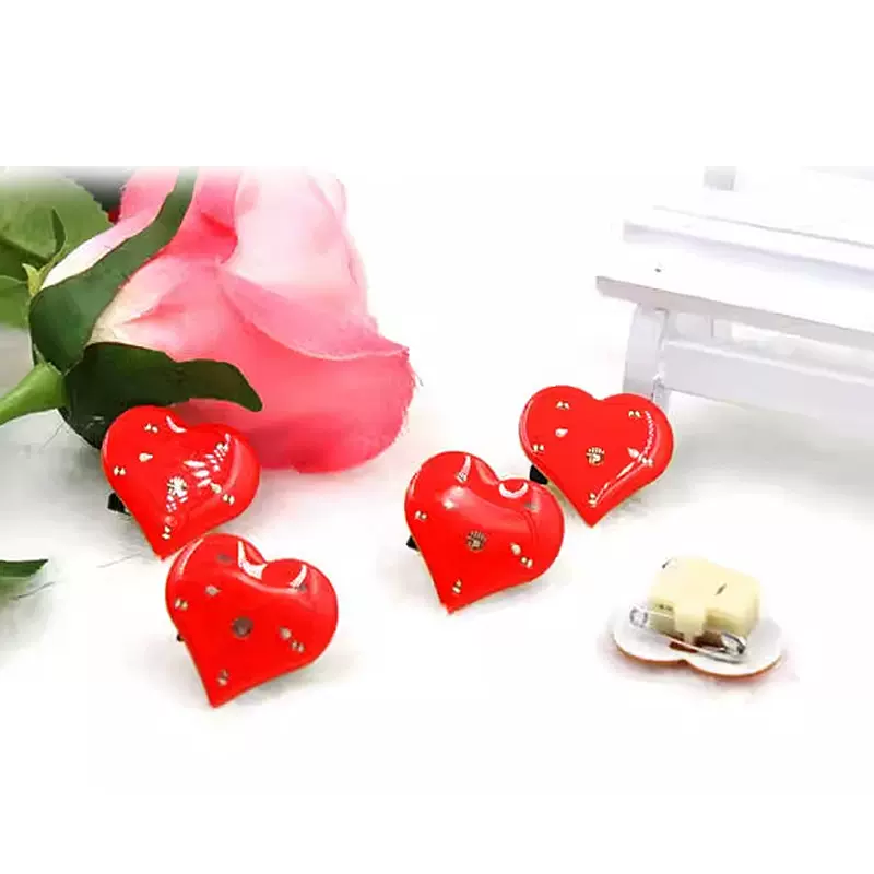 发光胸针led闪灯爱心玩具大红心闪光胸章婚庆庆典/情人节发光用品