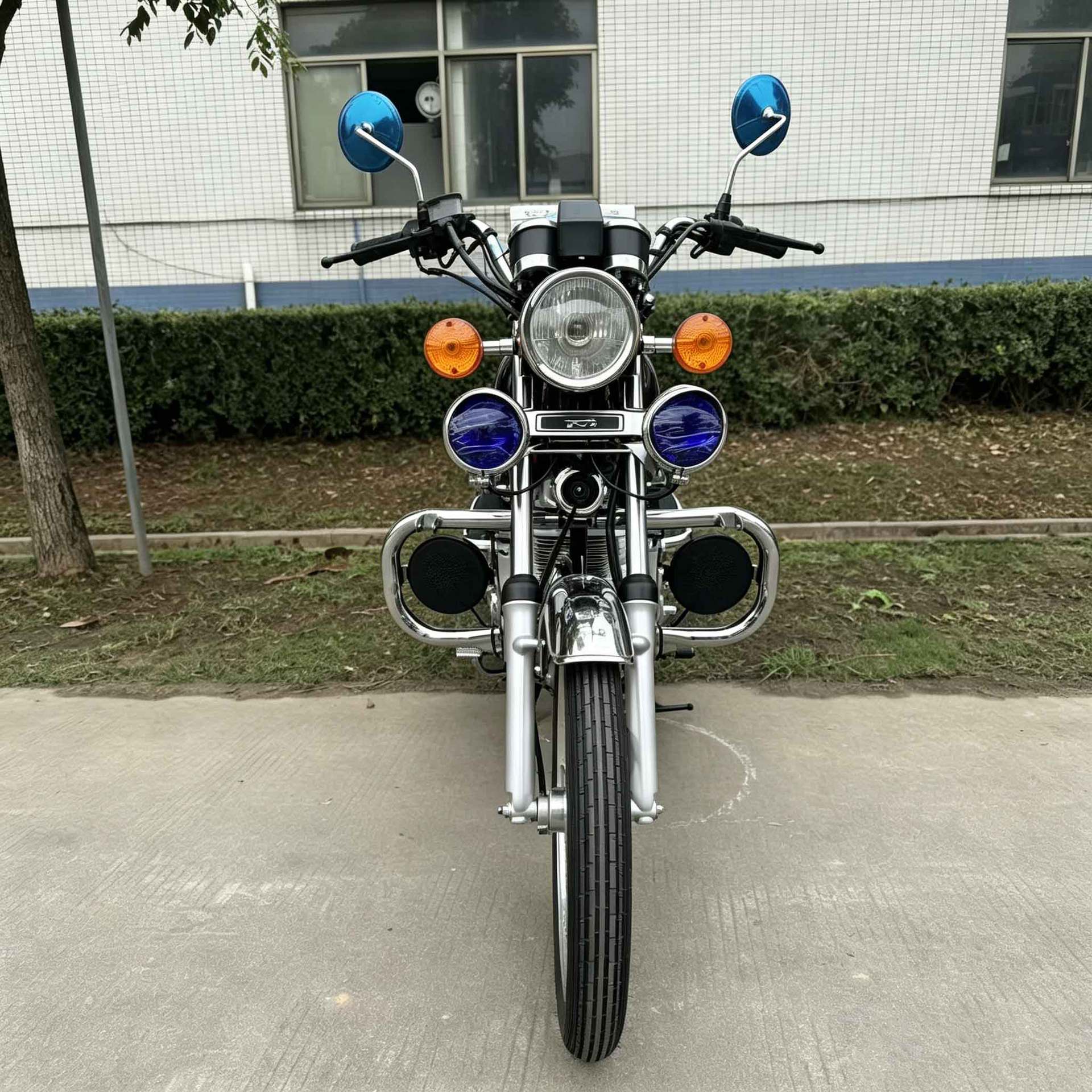 Brand new two-wheeled fuel-powered motorcycle with black body, chrome-plated parts, large cargo rack, powerful engine, for cross-border export to Africa