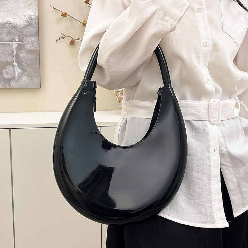 Cross-Border Trendy Minimalist Versatile Underarm Crescent Bag, Individual Texture Solid Color Plastic Shoulder Bag For Women - Thumbnail 3
