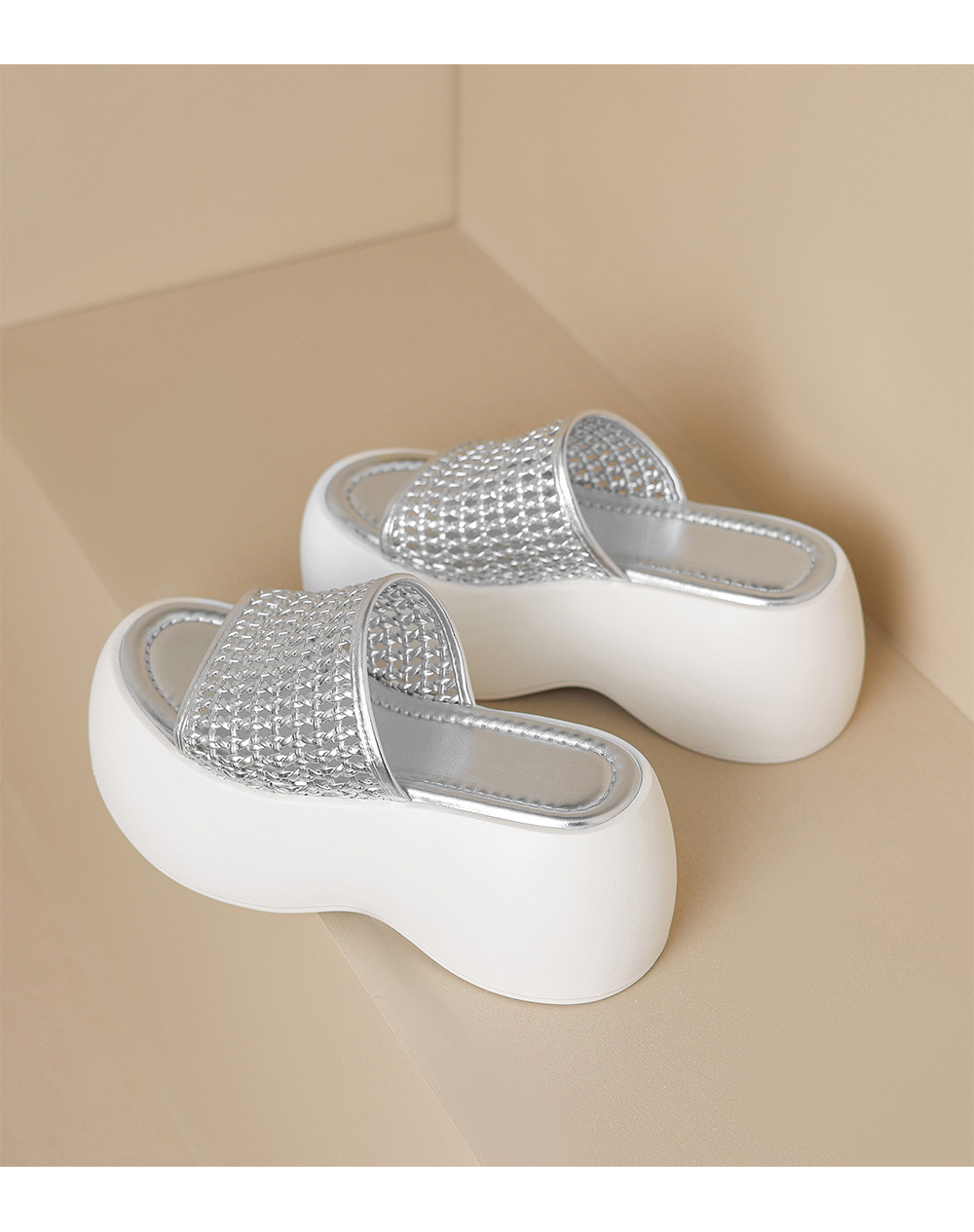 Dép sandal nữ quai chữ V đế xuồng cao, đan rỗng đi biển mùa hè — Màu đen, Màu vàng, Màu bạc chi tiết 18