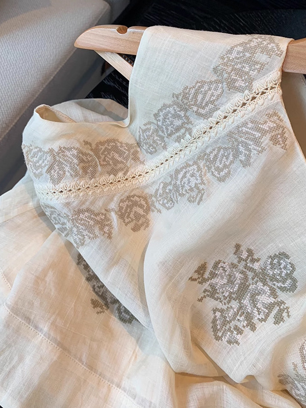 花の刺繍の亜麻の袖なしの丸首のベストの女性の夏の新型のデザイン感の小さい大衆の復古の怠惰な気質の薄い上着|undefined