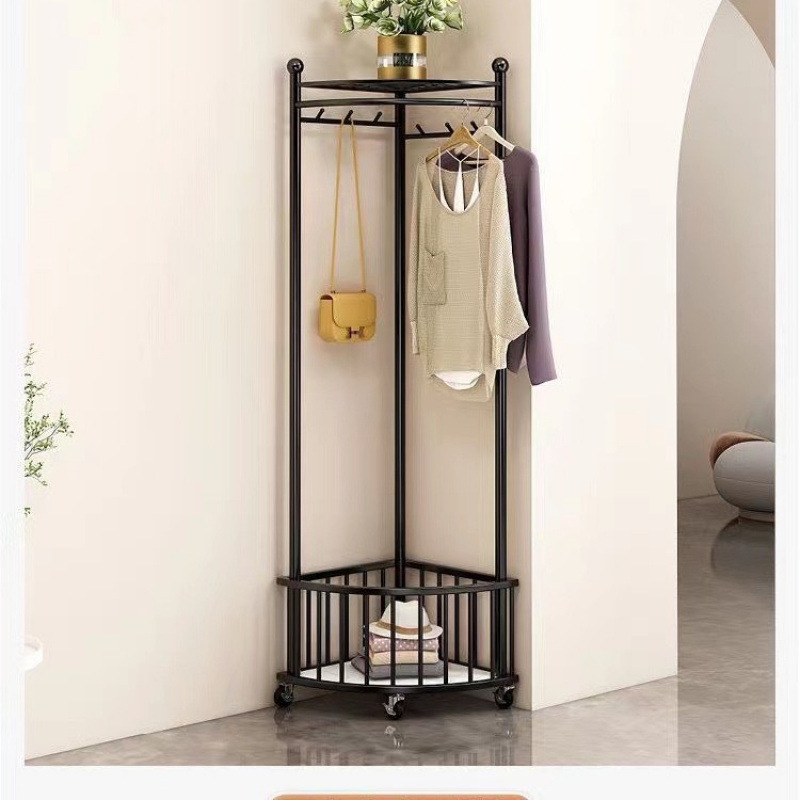 Черный - с корзиной внизу.