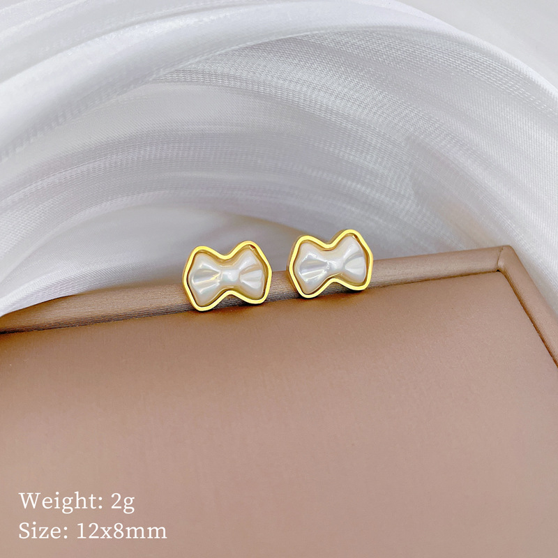 [Acero de titanio de todo el cuerpo] fritillary Lucky Grass pendientes minimalistas pendientes fríos para hombres y mujeres pendientes de banquete de temperamento personalizado