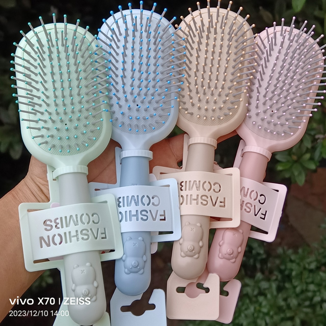 Peine de silicona coreano de moda con diseño de dibujos animados, nuevo estilo, con ventosas y estuche de plástico engrosado.
