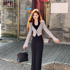 纯欲挂脖长袖连衣裙女春秋季设计感扭结上衣叠穿吊带裙套装两件套