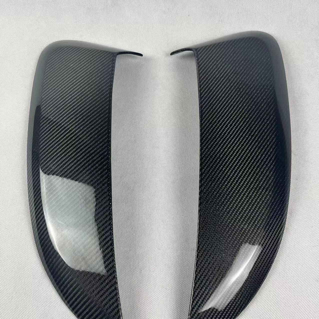 Suitable for Porsche 718 carbon fiber rear leaf air outlet 982 bright black GT4 air outlet CayMan side air outlet