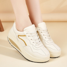 外贸厚底松糕鞋女2025秋季新款百搭轻便软底女士妈妈防滑摇摇单鞋