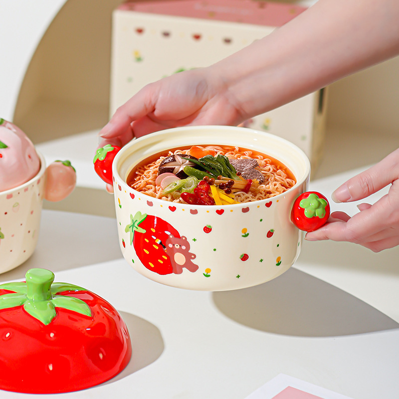Cartoon Strawberry adorable tazón de fideos de chicas bolos de fideos caseros bolos de cerámica de doble oreja con cubierta cubierta de platos de regalo set de platos