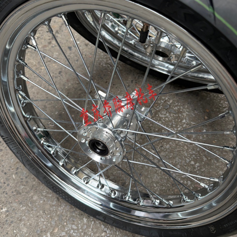 Qiu Long Ji Feng modified electroplated wheel hub assembly, front 110/70-17, rear 130/70-17, Zhengxin semi-hot-melt slick tires