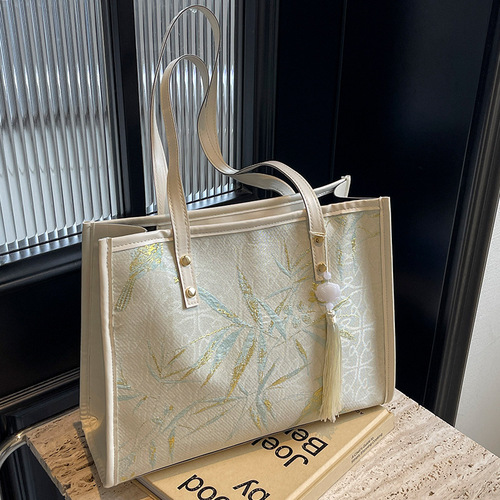 Large Capacity Single-Shoulder Women's Crossbody Bag 2024 New Model Casual Stylish Versatile Handheld Tote Bag for Students and Commuting