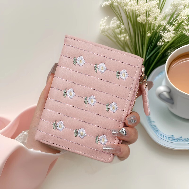 New fashion Korean cute embroidered ladies wallet wholesale simple short 20% discount card bag wallet New fashion Korean cute embroidered ladies wallet wholesale simple short 20% discount card bag wallet