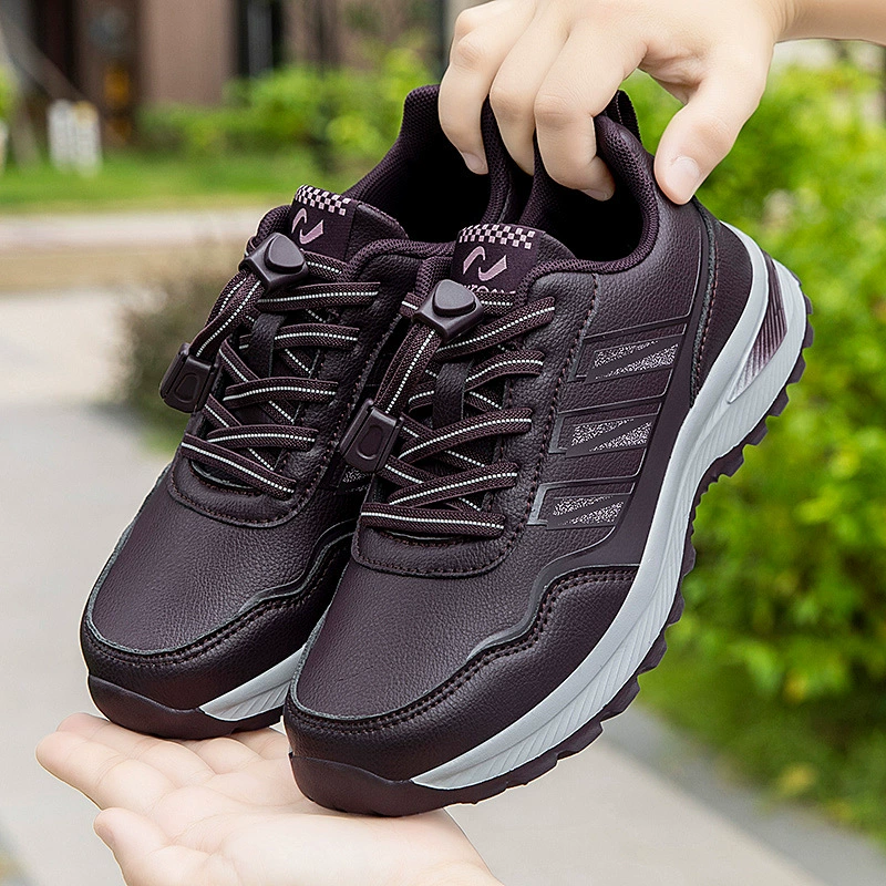 Обувь для пожилых людей, весенне-осенняя новая кожаная водонепроницаемая и нескользящая обувь для мам, удобная спортивная обувь для прогулок для людей среднего и пожилого возраста.