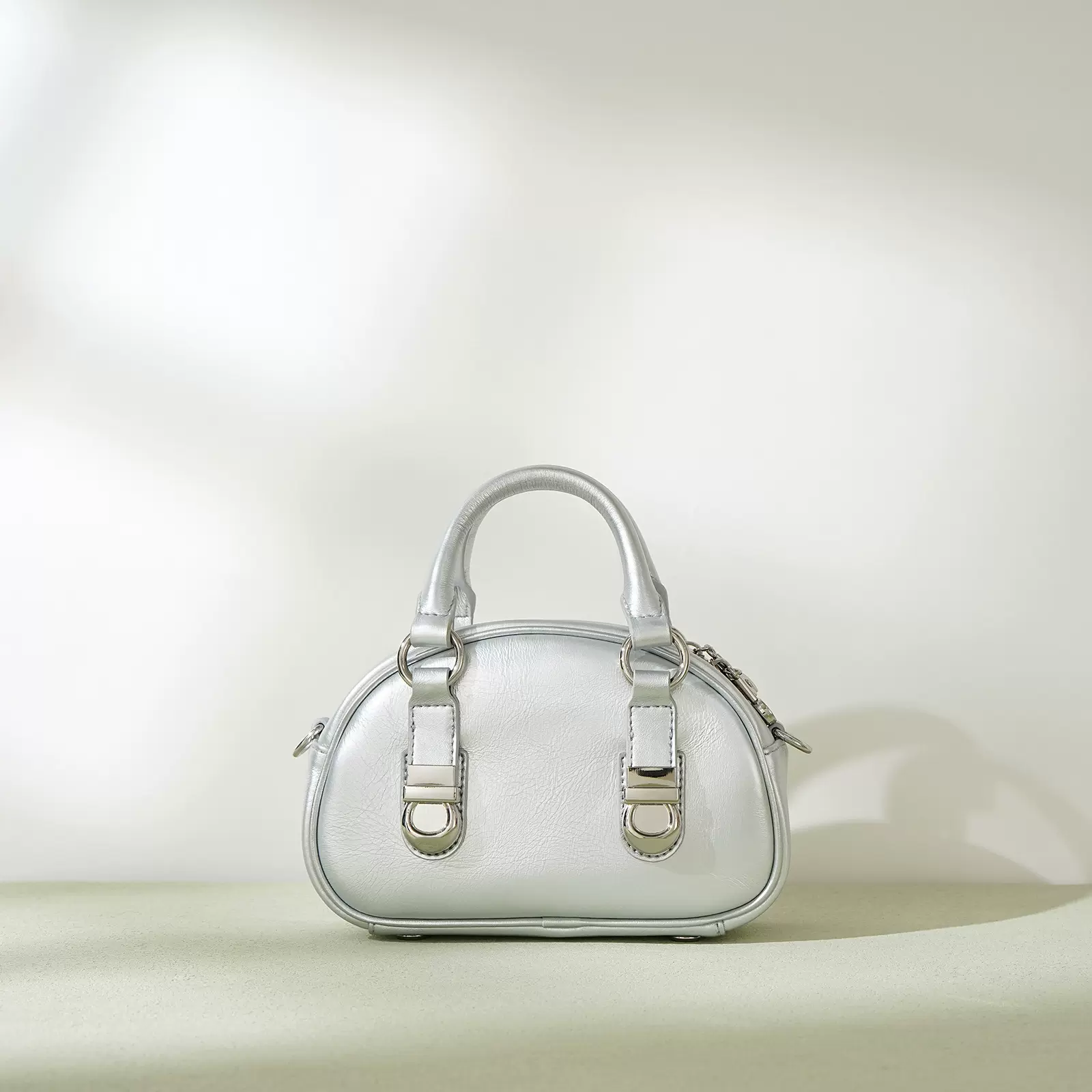 2026新款真皮馒头包高级感锁扣保龄球包复古单肩斜挎迷你小手提包