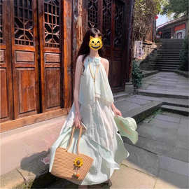 薄荷绿不规则无袖连衣裙女款夏季度假风设计感小众蕾丝挂脖长裙子