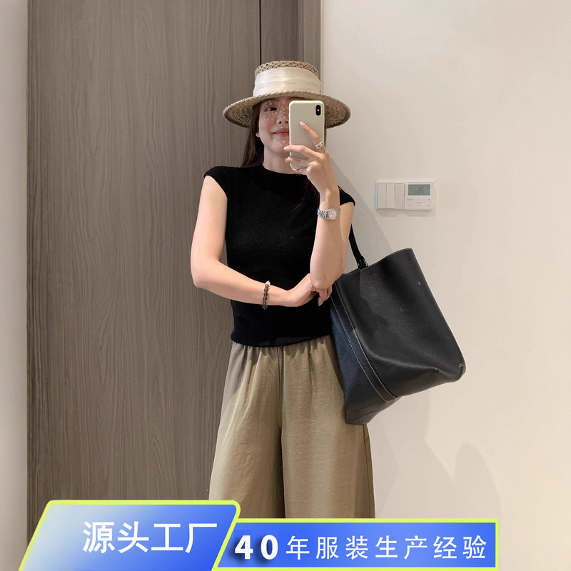 Old Money Style Slim-Fit Half-High Collar Wool T-Shirt with Flutter Sleeves, Spring and Autumn Textured French Knit Vest New Old Money Style Slim-Fit Half-High Collar Wool T-Shirt with Flutter Sleeves, Spring and Autumn Textured French Knit Vest New