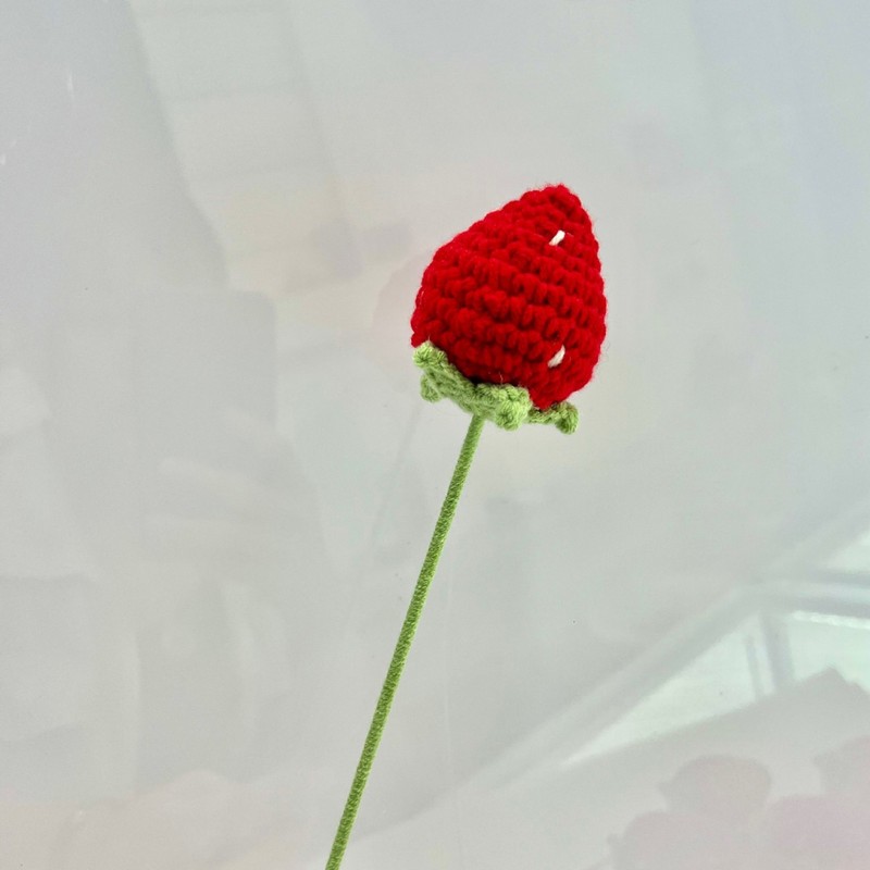 完成品の手作りの花はバラの花をシミュレーションします。|undefined