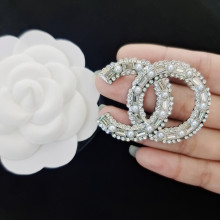 23款优质方形水钻胸针字母珍珠超闪亮服装配饰领针包包别针百搭