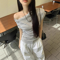 条纹露肩斜领短袖T恤女夏季新款爆款辣妹纯欲风显瘦气质绝美上衣