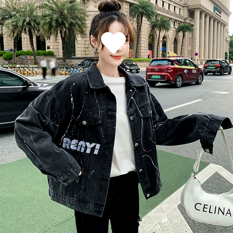 Повседневная джинсовая куртка для женщин, свободная и универсальная, утягивающая джинсовая одежда для женщин больших размеров, женская куртка ранней весны, горячий стиль 2025 года.