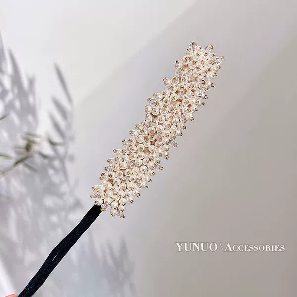 White hairgrip pearl