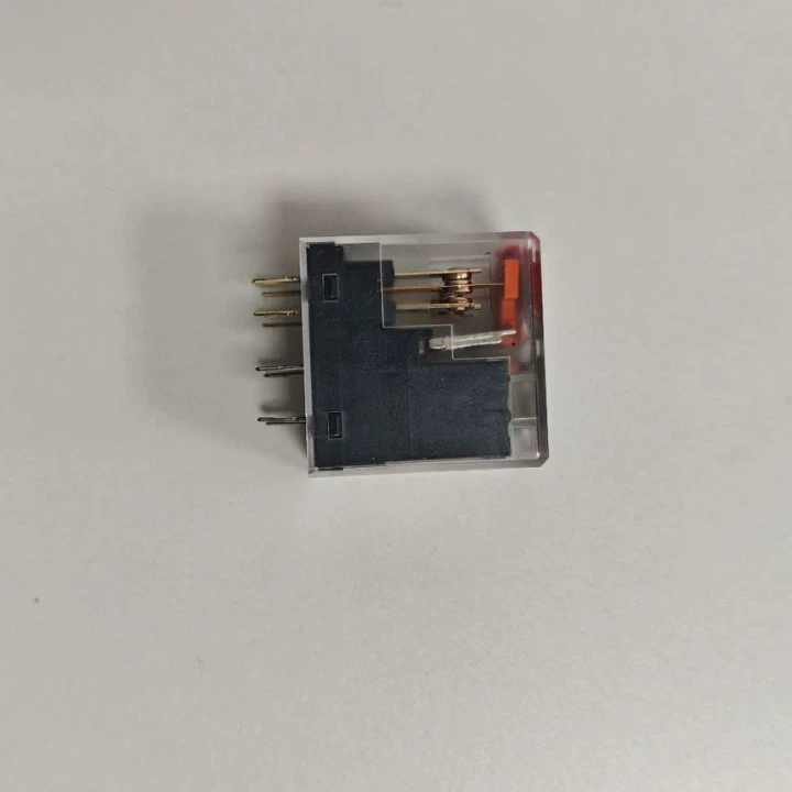 Подклю́ченный миниатюрный рельсовый реле Phoenix REL-FO/LD-24DC/2X21/MS-1308298