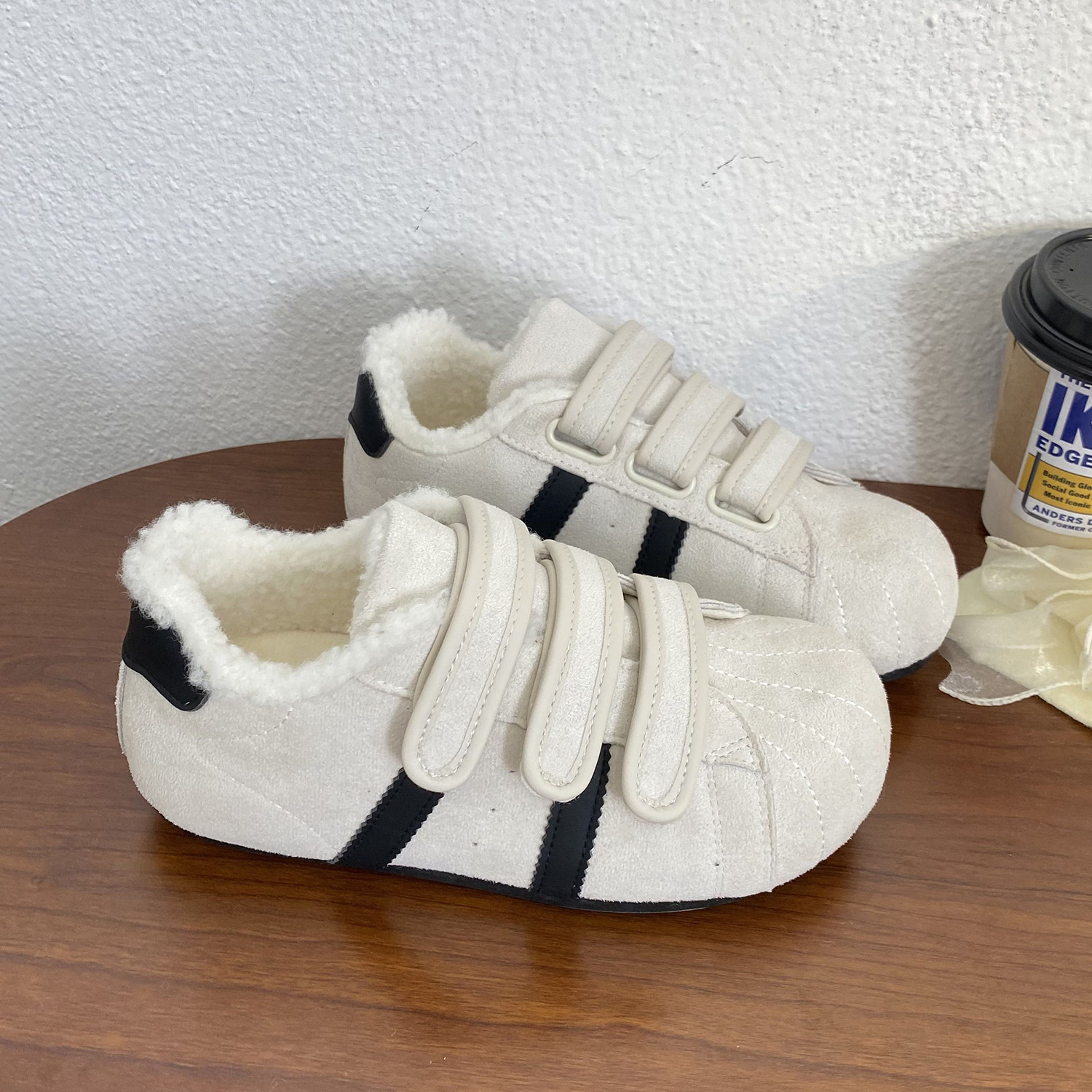 Autumn and Winter Women's Shoes with Plush Lining, Warm Cotton Shoes, Niche Original Furry Shoes, Trendy on Instagram, Foot-Showing Small Training Shoes