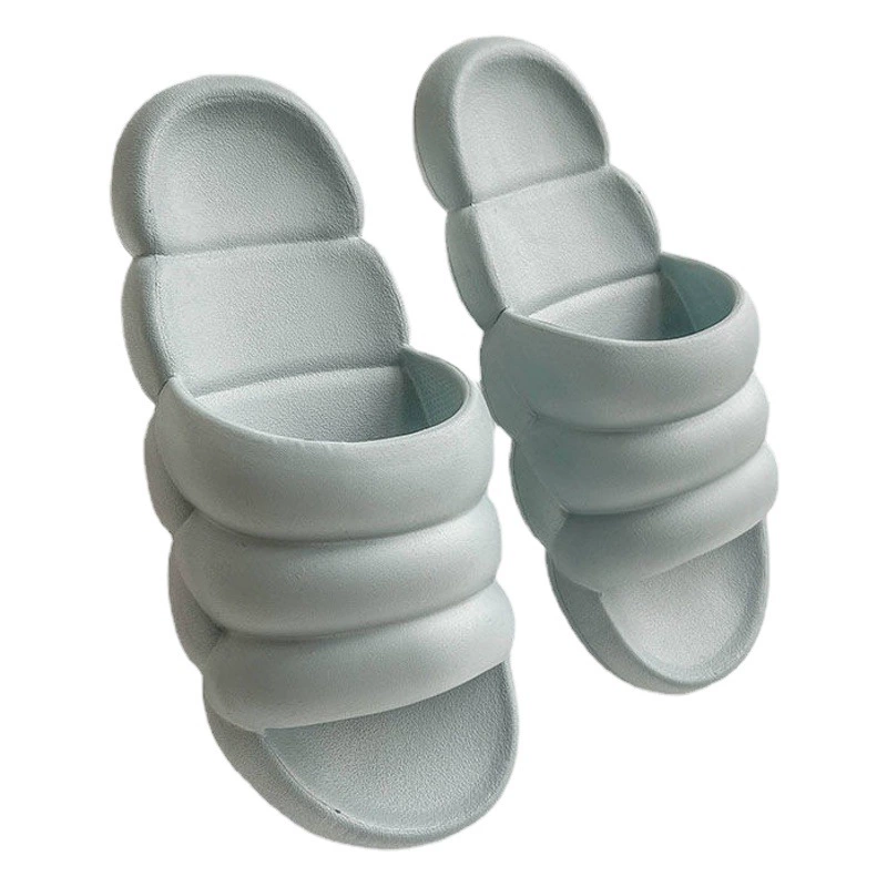 Мужские домашние тапочки в новом стиле для того, чтобы ступить на говно