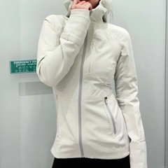 人気の秋の冬のジッパーのカーディガンの柔らかい殻の突撃服の防水の帽子のヨガの服の運動のジャケットとベルベットのコートの女性