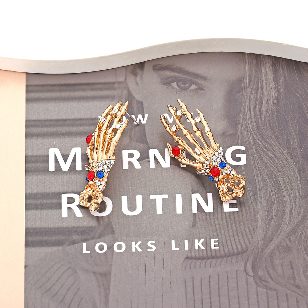 1 Pair Retro Punk Hand Palm Zinc Alloy Women's Earrings Ear Studs display picture 1