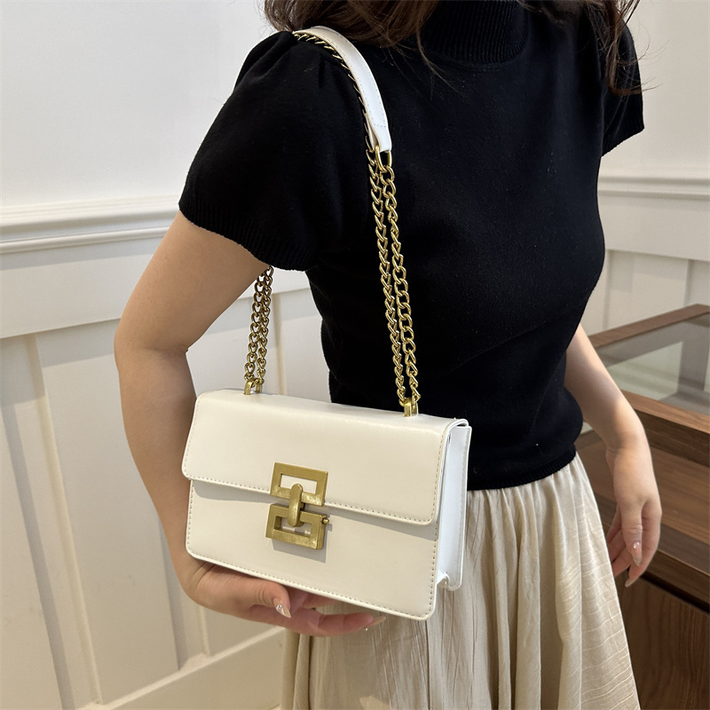 Bolsos pequeños populares de este año para mujer 2024 nuevo bolso de axila de hombro de cadena de verano de moda