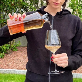 酒杯;醒酒器;玻璃杯