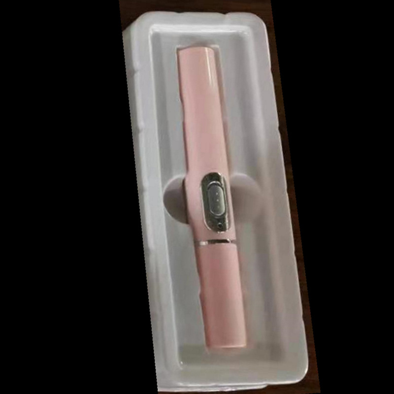 顔のニキビを取り除く青い光はニキビを取り除くペンを押すと、顔のニキビを簡単に取り除くことができます。|undefined