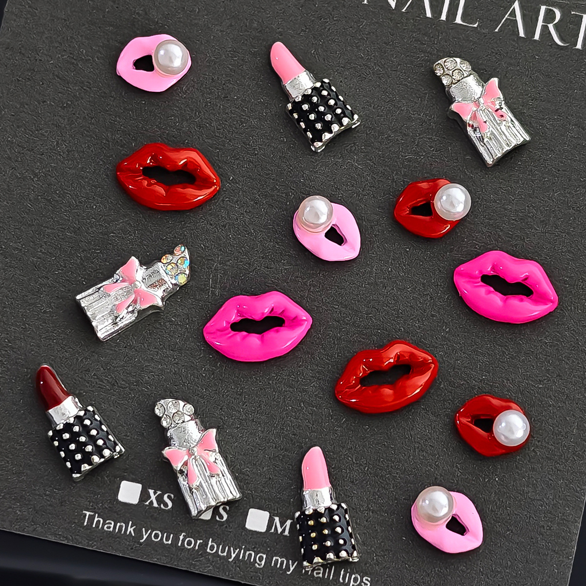 Joyas de uñas lápiz labial grande aleación de labios rojos uñas maquillaje decoración de goteo de aceite al por mayor Navidad material de uñas corte