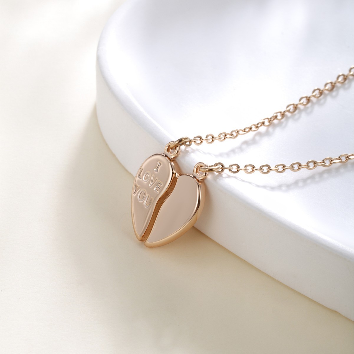 Xuping cross-border spot split personalidad de moda en forma de corazón aleación dorada collar de pareja de corazón de pecado cadena de clavícula para mujeres