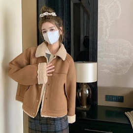 美拉德穿搭皮毛一体外套女短款2025冬新款复古加厚保暖羊羔毛棉服