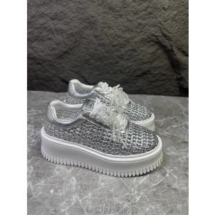2025 nuevo estilo zapatos casuales de altura de suela gruesa zapatos huecos tejidos de cuero zapatos de mujer pequeños zapatos blancos zapatos deportivos