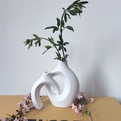 寂しい風は陶磁器の花瓶の創意的な高級な大衆をまねて客間の酒の箱の家庭の中古の装飾品の置物を飾ります。