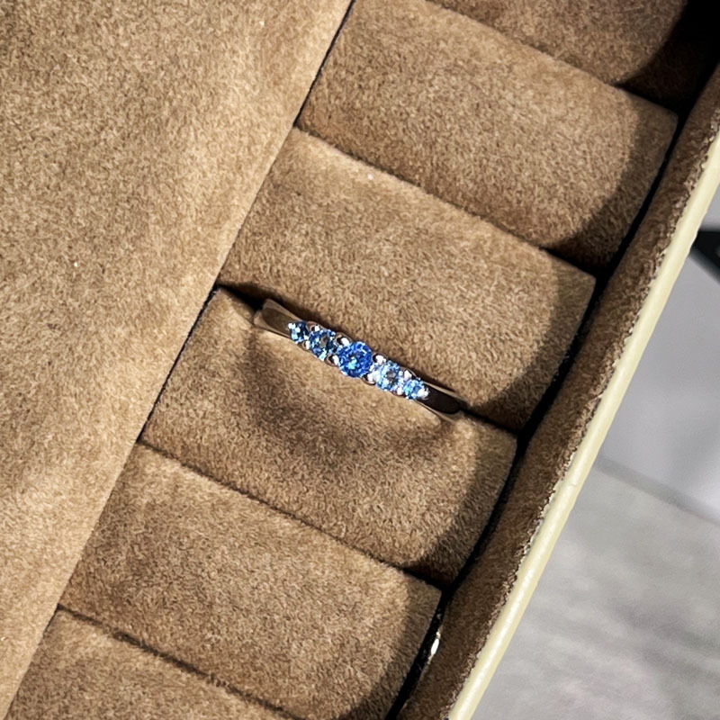 ライトラグジュアリーニッチレトロサファイアジルコンオープンリングレディースコールドスタイルパーソナライズハイエンドシンプルファッション人差し指リング