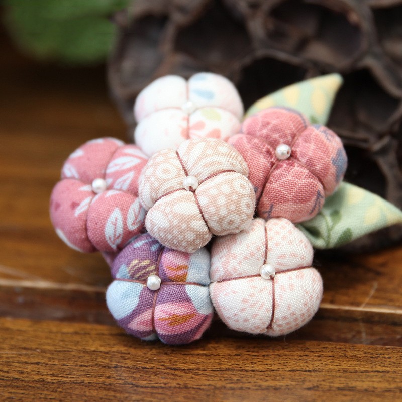 Broche de hortensia (producto no terminado) algodón relleno rosa (aproximadamente 5cm de diámetro)