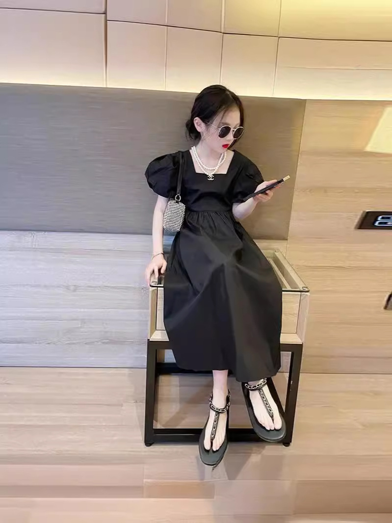 Vestido de niña verano 2024 nuevo estilo falda para niños medianos y grandes, vestido de verano delgado para niñas, vestido largo para niños de moda occidental